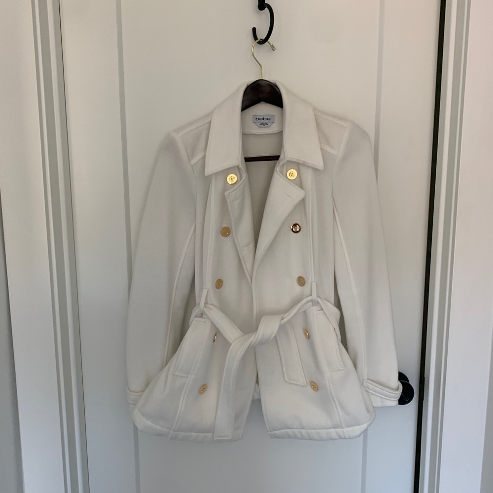 BEBE woman’s white winter coat